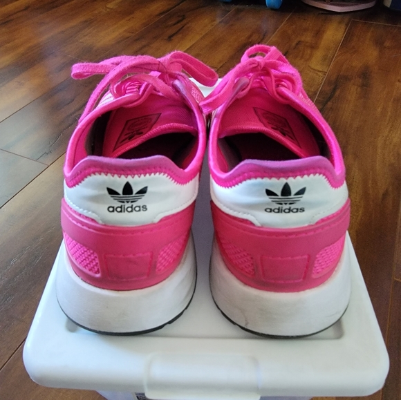 Adidas - Picture 3 of 5